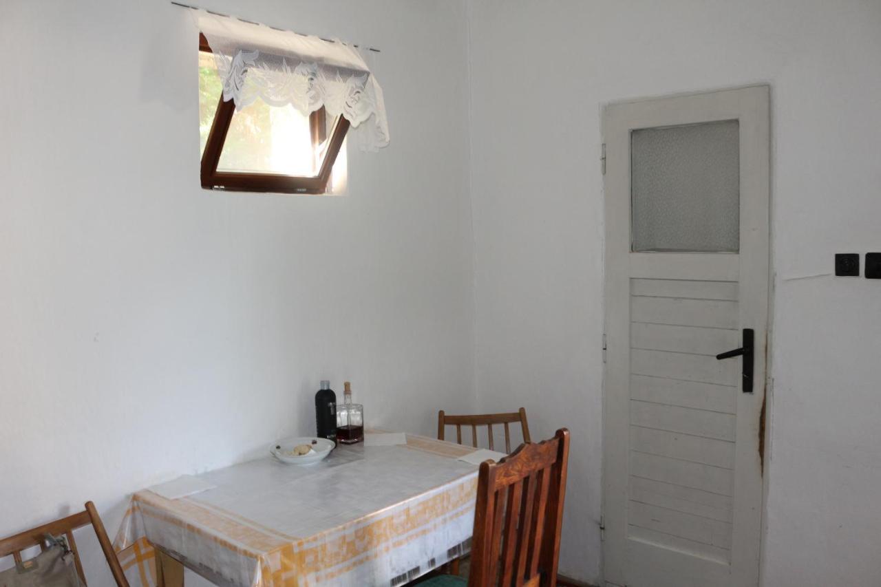 Vinyl House Guest House Strekov Ngoại thất bức ảnh