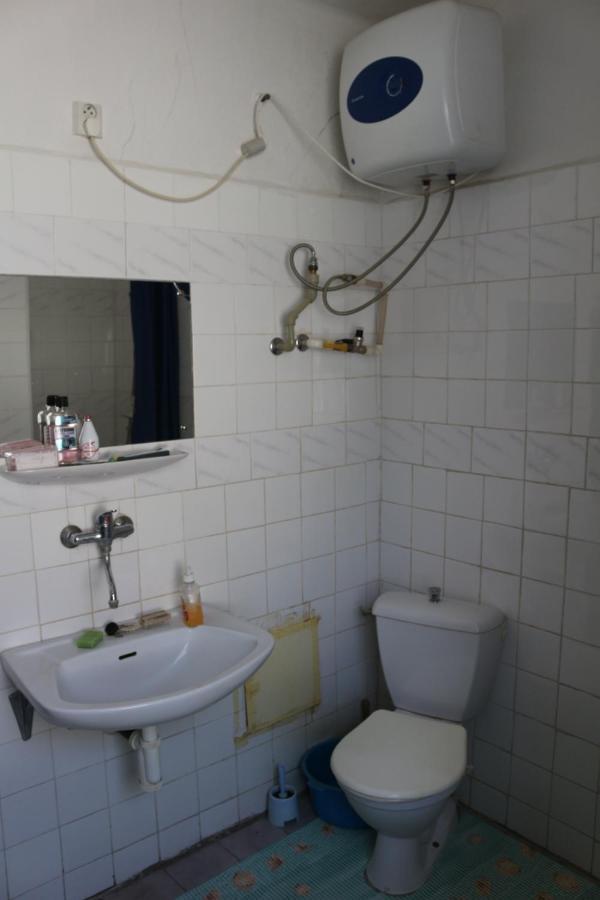 Vinyl House Guest House Strekov Ngoại thất bức ảnh